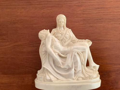 Piëta Beeld - Maria met Jezus - Kunsthars - Religieus Kunstw, Antiek en Kunst, Kunst | Beelden en Houtsnijwerken, Ophalen of Verzenden