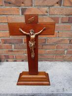 Vintage houten kruis beeld., Verzamelen, Ophalen of Verzenden, Gebruikt, Beeld(je)