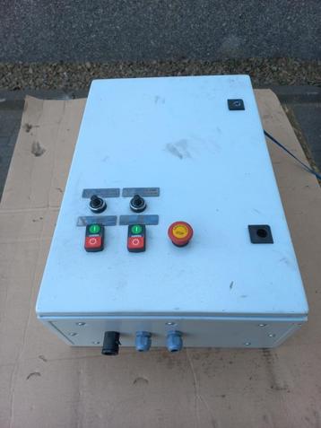 Schakelkast meterkast groepenkast 60x40x20 staal beschikbaar voor biedingen