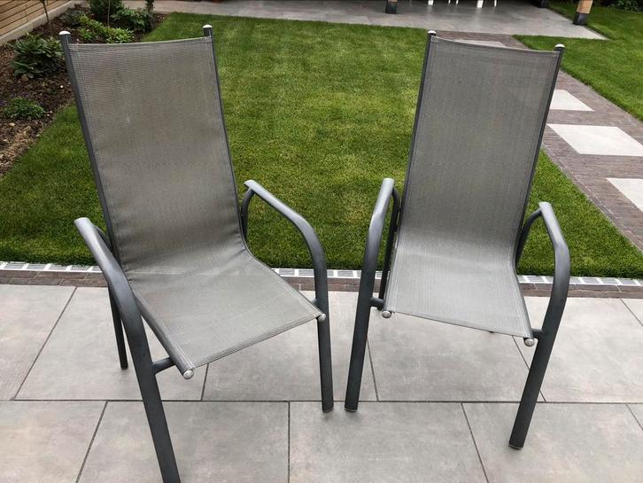 2 aluminium tuinstoelen, Tuin en Terras, Tuinstoelen, Zo goed als nieuw, Aluminium, Stapelbaar, Ophalen
