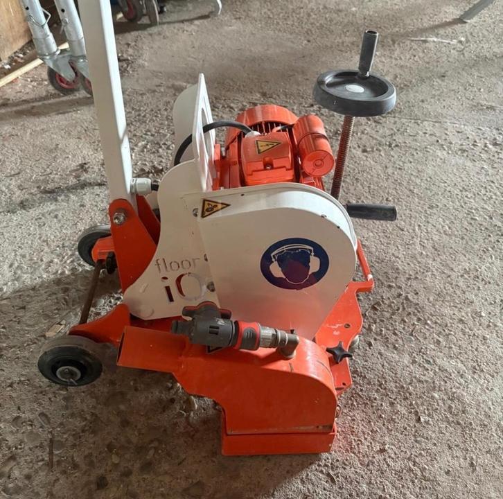 vloerverwarming freesmachine Floor iq 230 volt, Doe-het-zelf en Verbouw, Gereedschap | Freesmachines, Zo goed als nieuw, Elektrisch