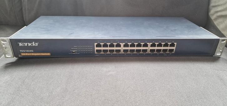 Tenda TEG1024G 24-Poorts Gigabit Switch, Computers en Software, Netwerk switches, Zo goed als nieuw, Ophalen of Verzenden