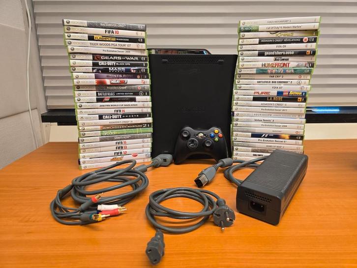 Xbox 360 120GB met originele controller en 51 games, Spelcomputers en Games, Spelcomputers | Xbox 360, Gebruikt, 120 GB, 360 Elite of Super Elite