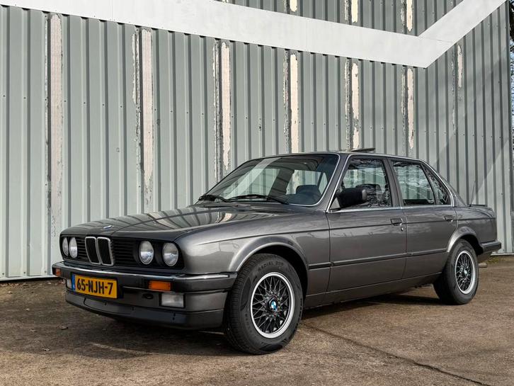 BMW 3-Serie 2.7 E 325 AUT K6 1985 Grijs, Auto's, BMW, Particulier, 3-Serie, ABS, Airbags, Alarm, Bluetooth, Boordcomputer, Centrale vergrendeling