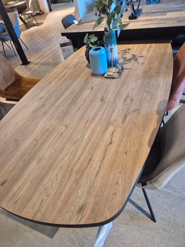 Henders en Hazel Avalox eettafel, Huis en Inrichting, Tafels | Eettafels, Zo goed als nieuw, 100 tot 150 cm, 200 cm of meer, Ovaal