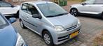 Daihatsu Cuore 1.0  3D 2008 Grijs Nwe APK, Auto's, Daihatsu, Voorwielaandrijving, Stof, 600 kg, 58 pk
