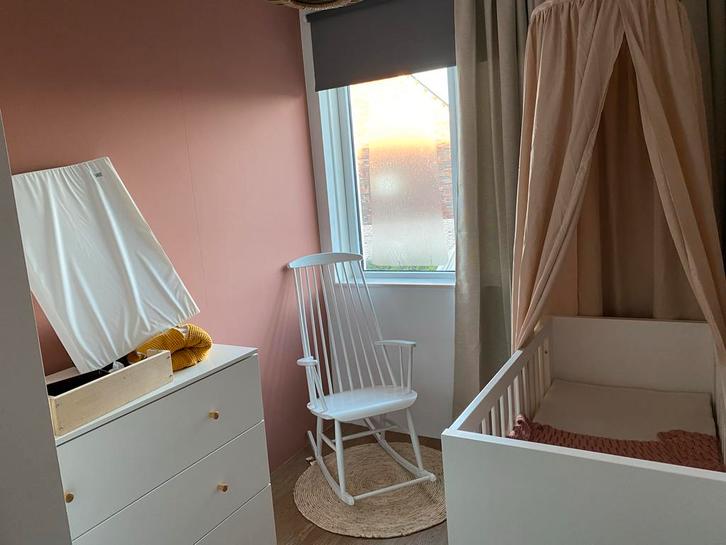 Kinderkamer ledikant en commode, Kinderen en Baby's, Kinderkamer | Complete kinderkamers, Gebruikt, Jongetje of Meisje, Ophalen