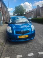 Toyota Yaris 1.0 12V Vvt-i 5DR Terra 2007 Blauw, Auto's, Voorwielaandrijving, 527 kg, 750 kg, Blauw