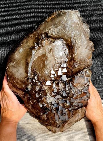 20 Kg Meester Elestiaal Krokodillenkwarts rookkwarts citrien beschikbaar voor biedingen