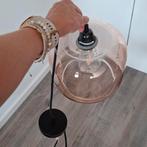 Roze hanglamp - Gebruikt, prima staat!, Huis en Inrichting, Lampen | Hanglampen, Ophalen, Gebruikt, Glas, Modern