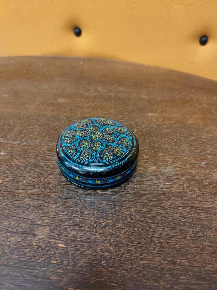 Vintage Oude Set Lakwerk Onderzetters met Houder, Huis en Inrichting, Woonaccessoires | Onderzetters, Zo goed als nieuw, Glas of Kopje