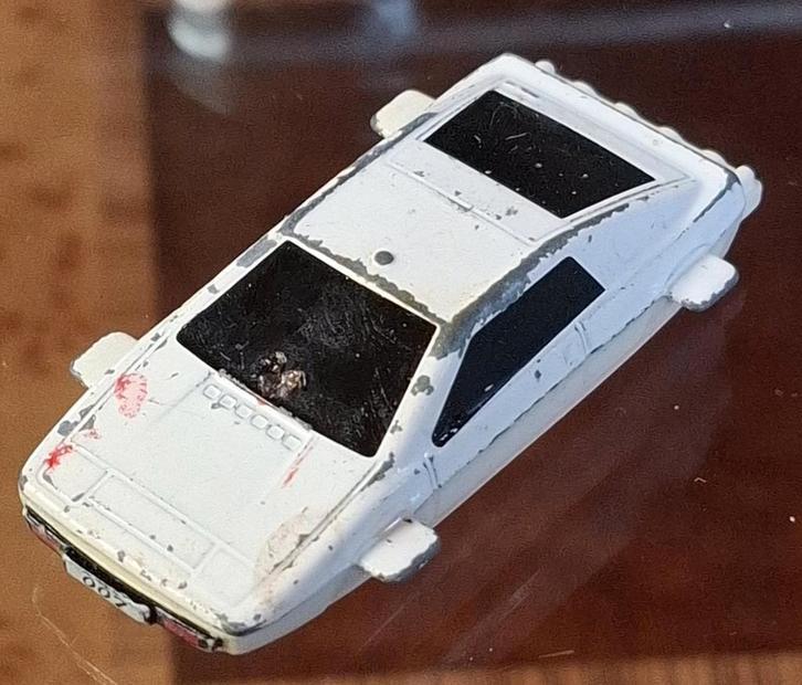 James Bond Lotus Esprit S1 - The Spy Who Loved Me, Hobby en Vrije tijd, Modelauto's | 1:18, Gebruikt, Auto, Overige merken, Ophalen of Verzenden