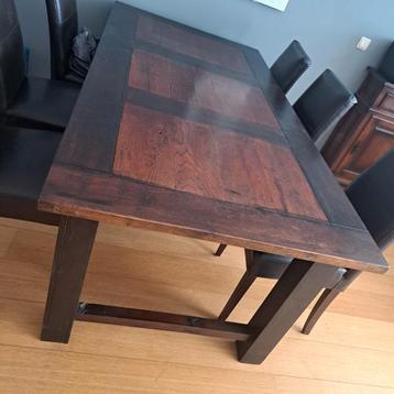 Eethoek met 6 stoelen beschikbaar voor biedingen