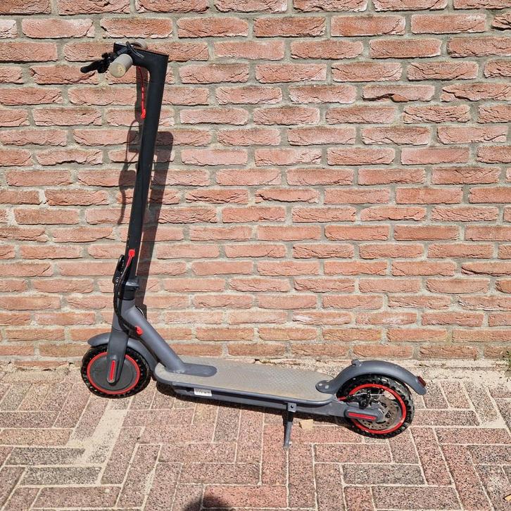 H7 QMWheels Elektrische step - sterke 10.4Ah accu, Fietsen en Brommers, Steps, Zo goed als nieuw, Elektrische step (E-scooter)