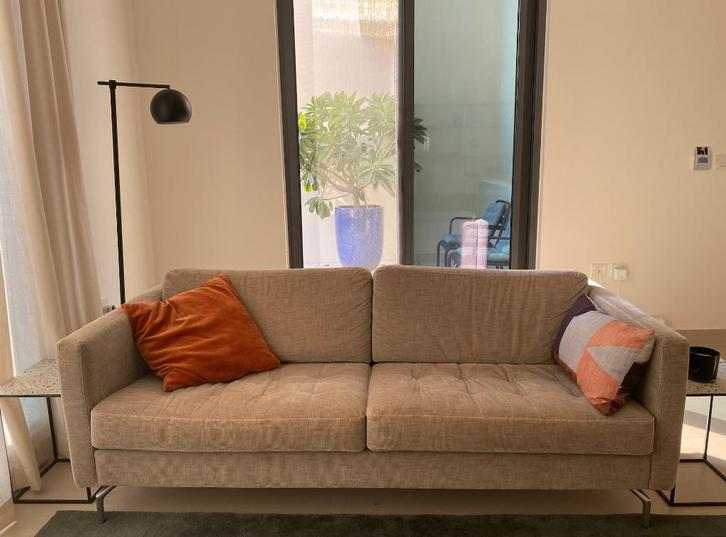 BoConcept Osaka Bank 2,5 seater Napoli stof Licht grijs, Huis en Inrichting, Banken | Bankstellen, Gebruikt, Rechte bank, Tweepersoons