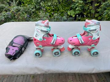 Rolschaatsen mt 30-31-32-33 incl beschermers beschikbaar voor biedingen