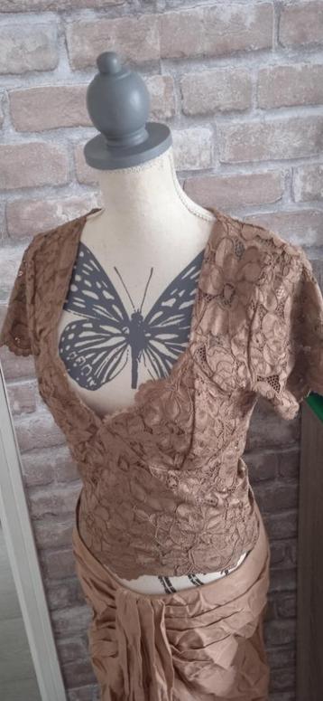 Dames kleding  beschikbaar voor biedingen