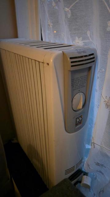 DeLonghi Oliekachel - Werkt prima beschikbaar voor biedingen