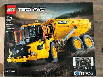 LEGO Technic Volvo 6x6 Truck met Kieptrailer - 42114 beschikbaar voor biedingen