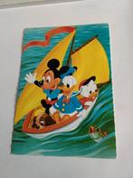 DONALD DUCK  MICKEY EN NEEFJE MET HOND IN BOOT, Verzamelen, Ansichtkaarten | Themakaarten, Ophalen of Verzenden