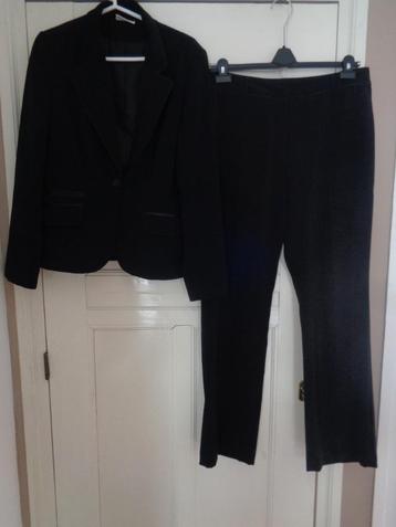 JESSICA zwart broekpak:mt 42 gevoerd. beschikbaar voor biedingen