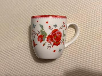 Mok van Room Seven | Winter poppy beschikbaar voor biedingen