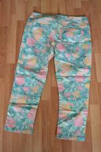 Groene bloemenbroek broek met bloemen driekwart maat 42, Ophalen of Verzenden, Maat 42/44 (L), Groen, Driekwart