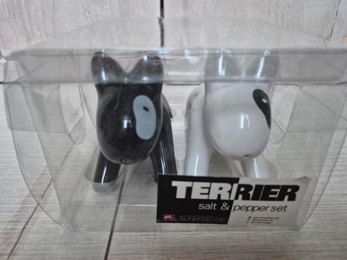 Peper & Zout stel/ Salt & Peper set: Terrier, NIEUW, Antiek en Kunst, Antiek | Keukenbenodigdheden, Ophalen