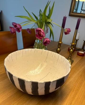 Raku gestookte moderne schaal beschikbaar voor biedingen