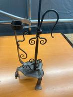 Oude metalen antieke kandelaar, Antiek en Kunst, Antiek | Kandelaars, Ophalen, Overige materialen