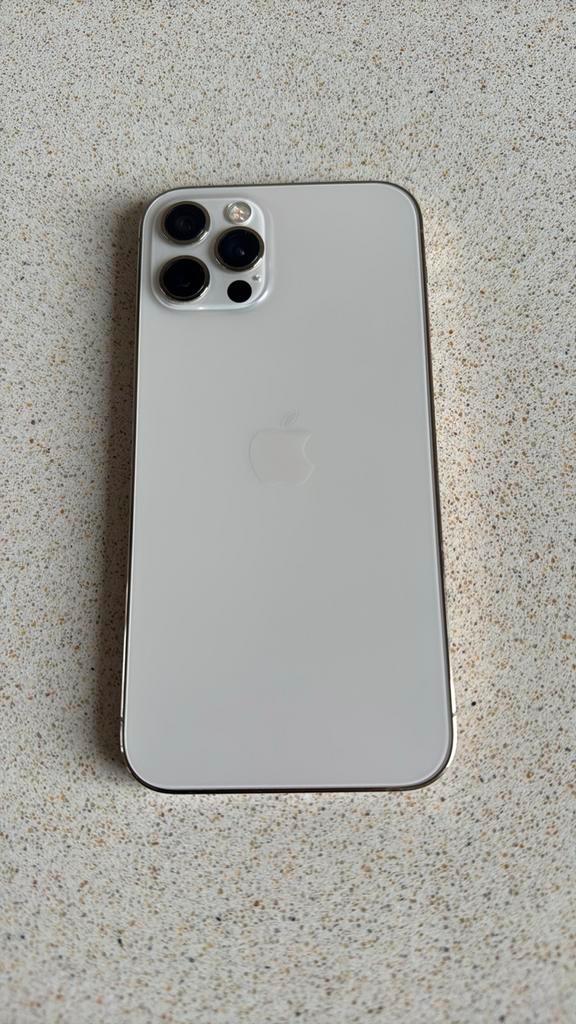 IPhone 12 Pro, inclusief telefoon hoesje!, Telecommunicatie, Mobiele telefoons | Apple iPhone, Zo goed als nieuw, 128 GB, Zonder abonnement