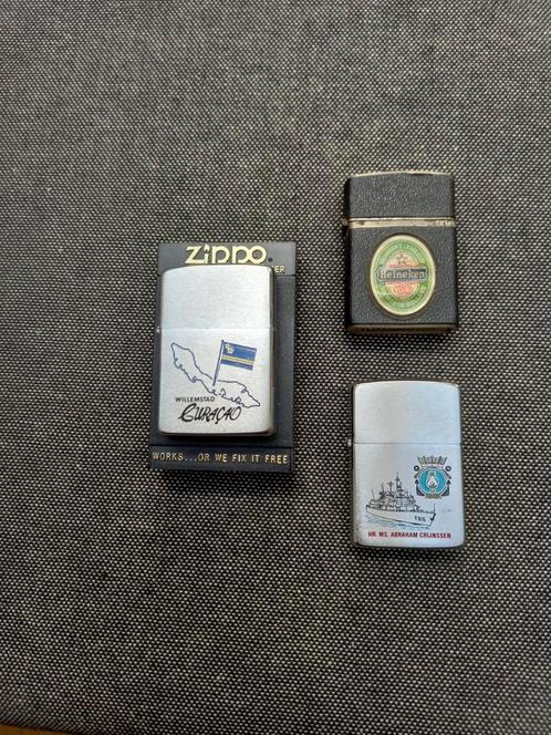2 Zippo aanstekers en 1 Champ Austria aansteker., Verzamelen, Rookartikelen, Aanstekers en Luciferdoosjes, Gebruikt, Aansteker