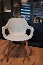 Twee x identieke design stoel met houten poten, Huis en Inrichting, Stoelen, Ophalen, Kunststof, Gebruikt, Wit