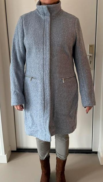 Miss Etam lichtblauwe jas maat XL valt kleiner