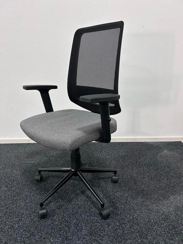 Nieuwe Bureaustoel met Netrug beschikbaar voor biedingen