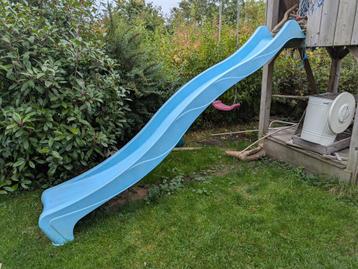 Glijbaan lichtblauw 3m / zitje schommel / ringen en rekstok beschikbaar voor biedingen