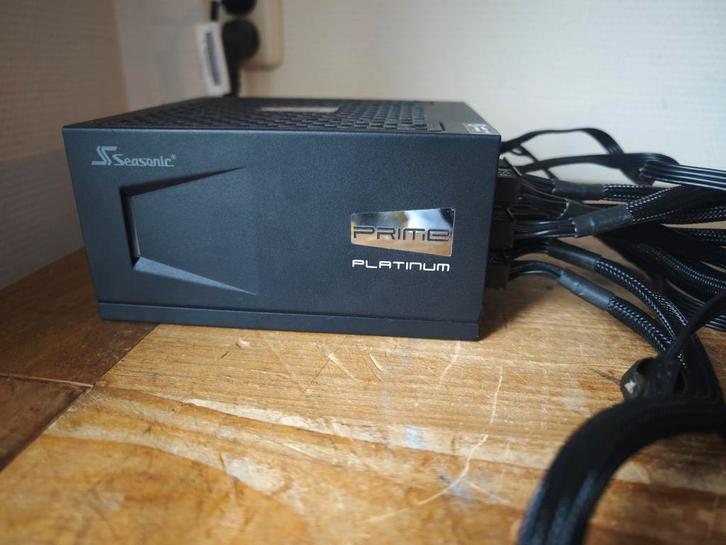 Seasonic 1300W Prime Platinum 80 Plus Platinum voeding, Computers en Software, Interne voedingen, Zo goed als nieuw, Ophalen of Verzenden