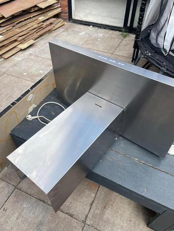 Miele Wand Afzuigkap - Goede Staat beschikbaar voor biedingen