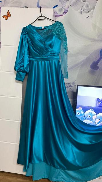 Elegante Blauwe Jurk beschikbaar voor biedingen