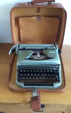 Vintage typemachine Erika originele leren koffer, nostalgie!, Diversen, Typemachines, Ophalen of Verzenden, Gebruikt