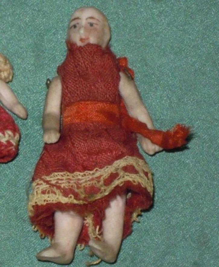Antieke biscuit porseleinen poppenhuis poppetje, Antiek en Kunst, Antiek | Speelgoed, Ophalen of Verzenden