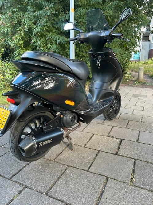 Zip 50cc bomvol!, Fietsen en Brommers, Scooters | Piaggio, Gebruikt, Zip, Benzine, Ophalen of Verzenden