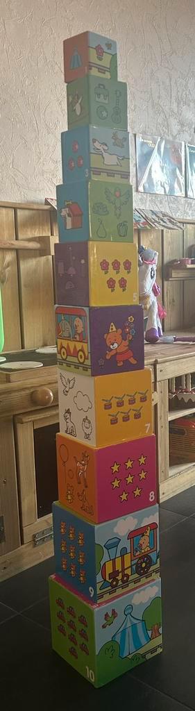 Stapeltoren bumba beschikbaar voor biedingen