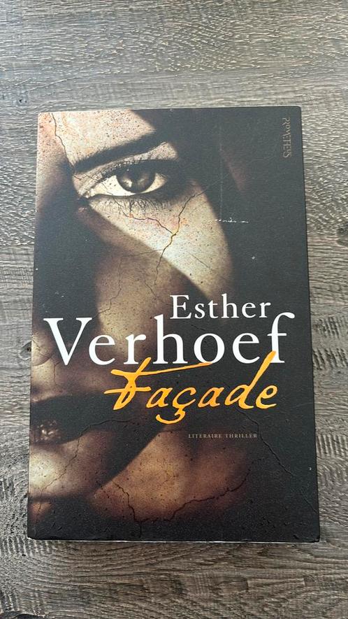 Esther Verhoef - Façade, Boeken, Thrillers, Zo goed als nieuw, Nederland, Ophalen of Verzenden
