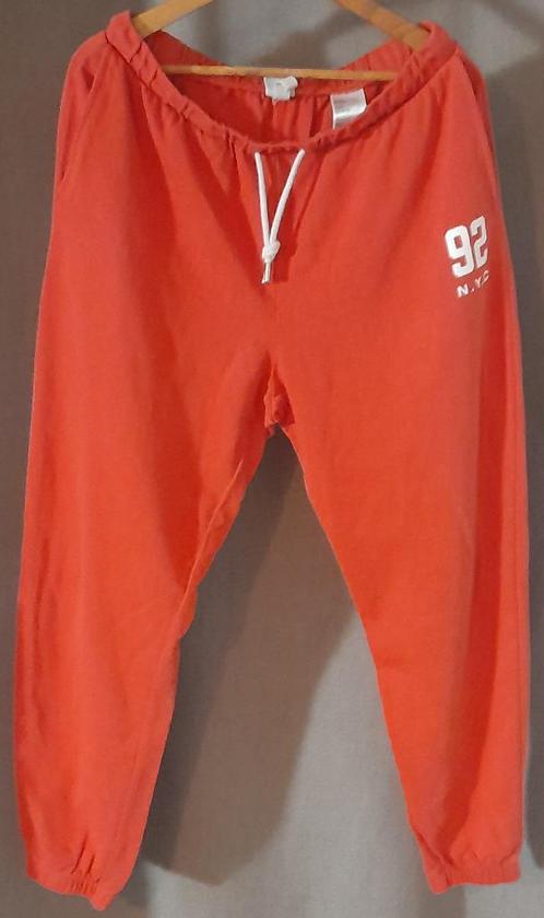 H&M Rode Joggingbroek "92 NYC" Maat M, Kleding | Dames, Sportkleding, Zo goed als nieuw, Overige typen, Maat 38/40 (M), Rood, Ophalen of Verzenden