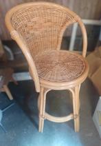 Vintage bamboe rotan hoge draai kruk, Huis en Inrichting, Barkrukken, Ophalen, Met voetsteun, Zo goed als nieuw, 1 kruk