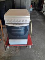 Indesit gasfornuis 50 cm., Witgoed en Apparatuur, Ophalen, Gebruikt, Grill, 4 kookzones