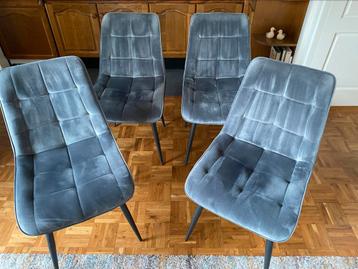 4 Nieuwe  eetkamer stoelen beschikbaar voor biedingen