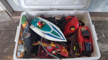 Playmobil bak vol curver auto's boten, piraten etc beschikbaar voor biedingen