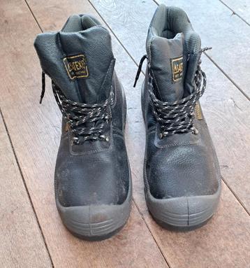 Werkschoenen maat 44 beschikbaar voor biedingen